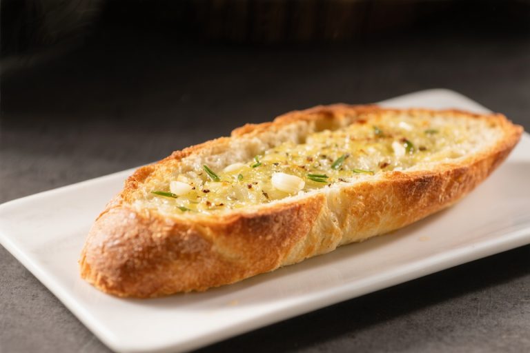 Homemade Garlic Bread – Simple, Buttery, and Crispy