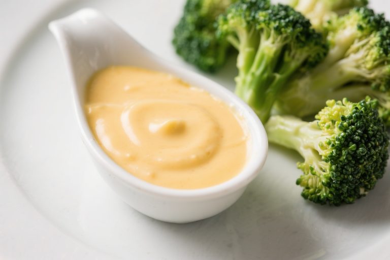 Cheese Sauce for Broccoli – Creamy, Quick, and Crowd-Pleasing